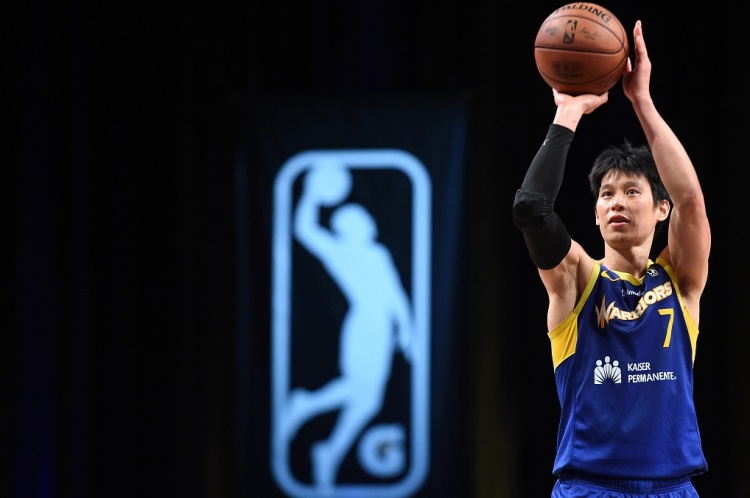 林书豪经纪人：他21年再闯NBA&每月只拿3万 他是为了给亚裔正名