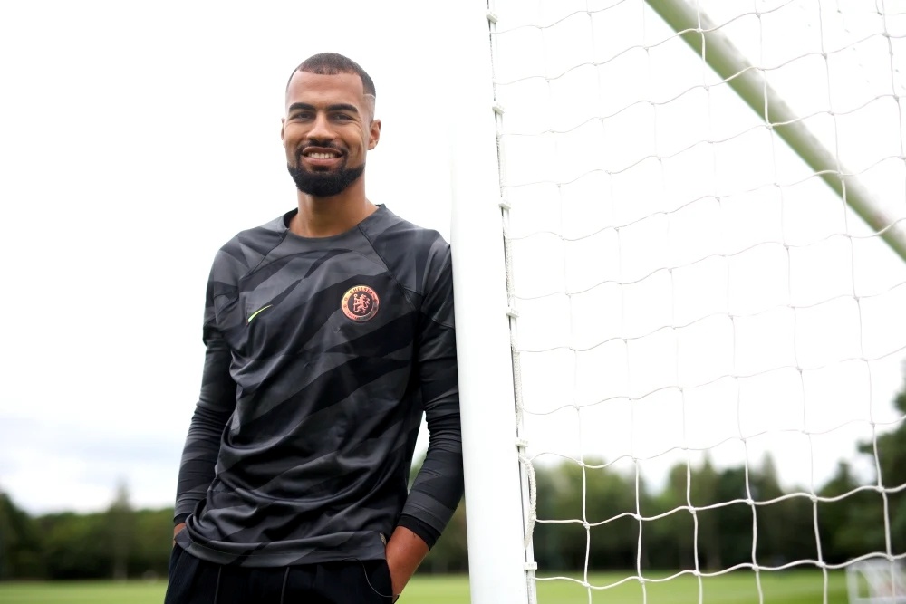 舒梅切尔：切尔西夺冠的阻碍不是桑切斯不优秀，是全队防守需提升