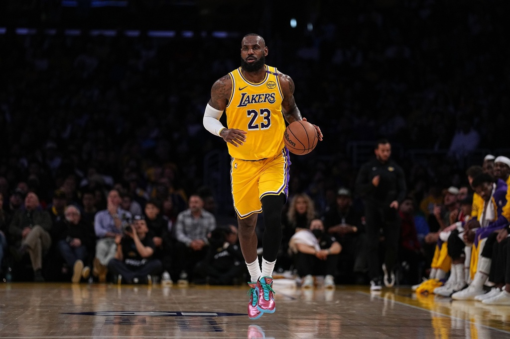 Skip：湖人以为合同年会激发全力詹 但詹姆斯的回应是“去你的”